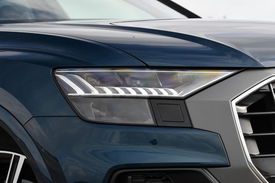 Детали экстерьера Audi Q8 50 TDI Quattro S-Line 2018 года  (UK) (фото 15 из 27)